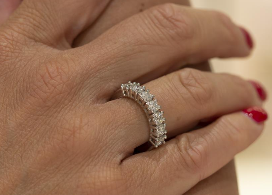 HRD-zertifizierter Eternity-Ring mit 5 natürlichen Diamanten 1,25 ct