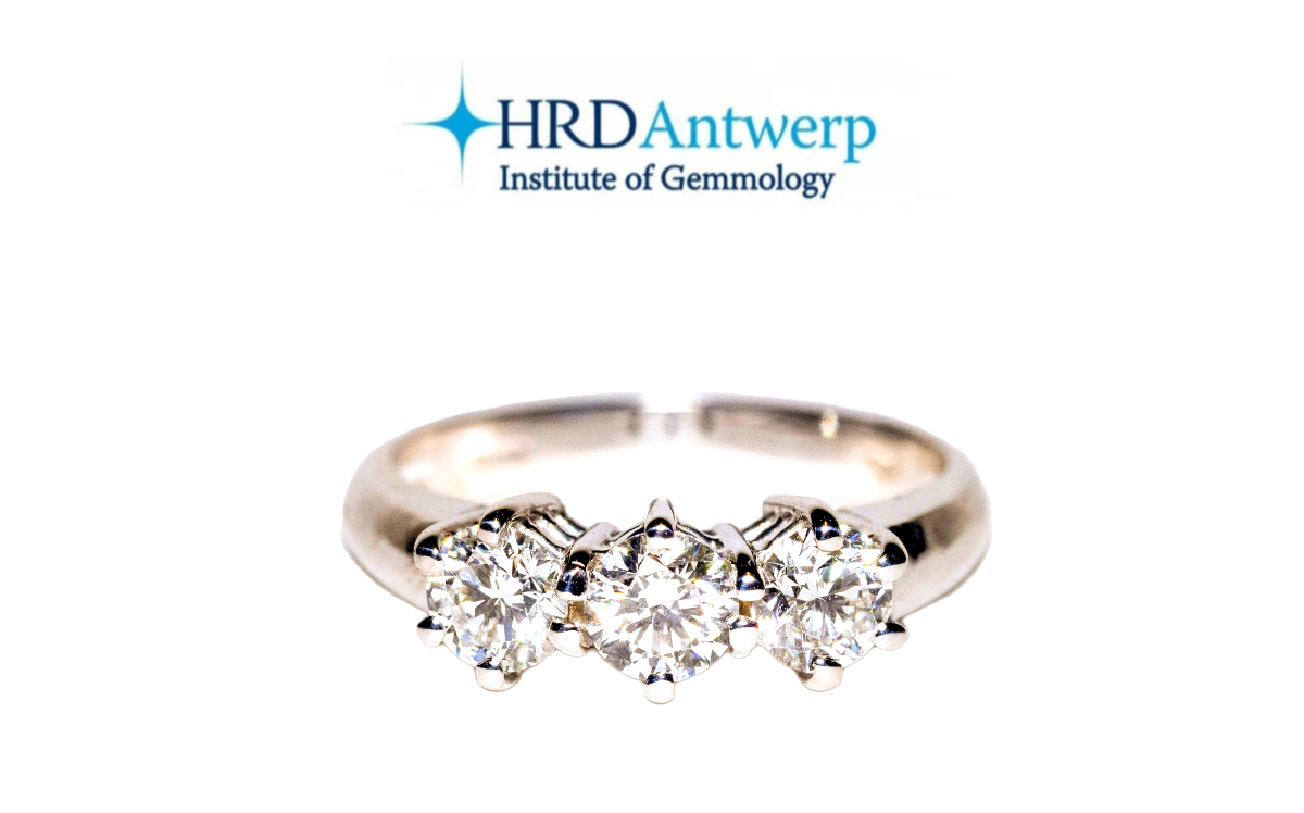 Anillo de trilogía con certificación HRD y 3 diamantes naturales de 0,94 ct