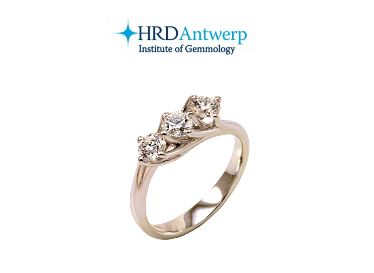 Anello Trilogy certificato HRD con 3 diamanti naturali 0,52 ct